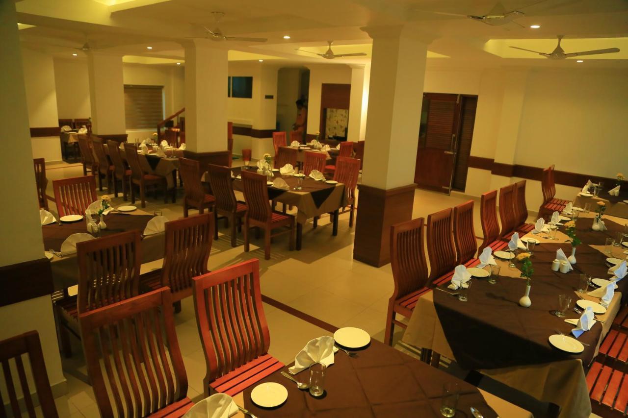 Hotel Victoria International Kattappana Exterior photo